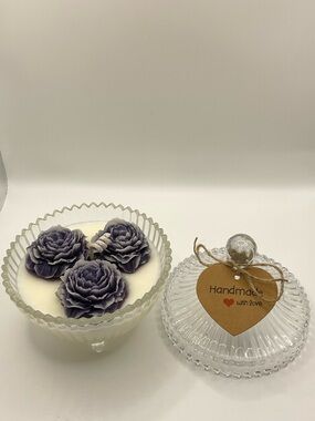 🕯️🌸Handmade scented Candle in Glass Jar